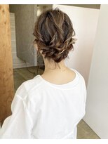 ニド(2do)&nbsp;結婚式お呼ばれウェーブアップアレンジ