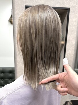 リベストバイジェービー 稲毛(li best. byjb) ホワイトグレージュ/チェリーブラウン/ミニウルフ[稲毛/稲毛駅]