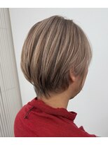 ジエクトアイロ 江坂駅前&nbsp;似合わせショート/フェザーショート/細めハイライト