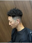 針金パーマスパイキーアフロフェードカットメンズ短髪