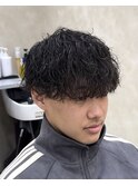 刈り上げセンターパート/波巻きツイストスパイラル/円町