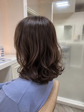 パルファン ヘアアンドスパ(PARFUM HAIR&SPA) 大人ミディアムウェーブ