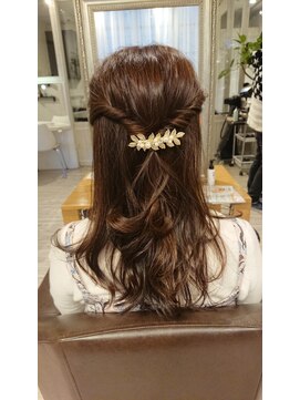 ウィービーパセリ atre川越店(WE BE PARSLEY) ハーフアップヘアアレンジ♪【担当木村沙織】
