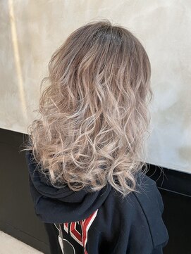 キャブ(cab) プラチナカラー