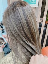 ヘアメイク アンフィ(amphi)&nbsp;アッシュカラー