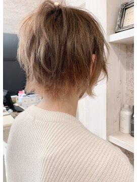 キャアリー(Caary) 福山市 外ハネショートボブ人気キャアリーCaaryキャアリー