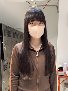 ナループロアツム(Nalu pu loa Tsum) ストレートロングヘア/パーマ落とし/ラウンド前髪/モードヘア