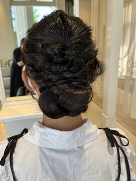 シザーズトリックス ノーブル(scissorstrix Noble) シニヨンアレンジ