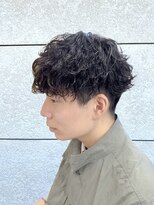 グート ヘアーメイク(gut HAIR MAKE) メンズ 波巻きパーマ 刈り上げマッシュ 強さ普通