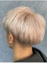 ホワイトカラーとはどんなカラーデザイン？　　【メンズカラー，ホワイトカラー、デザインカラー】