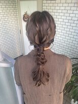 編み下ろし　ローポニー　大人可愛い　参列ヘア