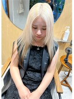 スタン 渋谷(Stam)&nbsp;ホワイトブロンドハイトーンロングフレイヤーケアブリーチ渋谷駅