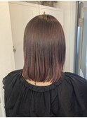 赤系カラー×艶ストレート×ミディアムへア