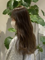 スリー(Three)&nbsp;【オリーブベージュ】