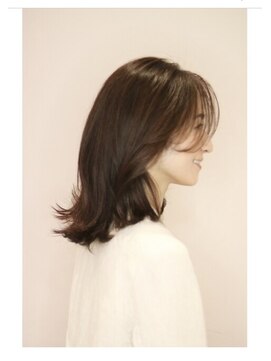 アンベリールフルー(EMBELLIR fleur) ミディアムレイヤースタイル