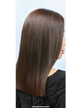 美容師 中本 大人可愛いツヤツヤストレート