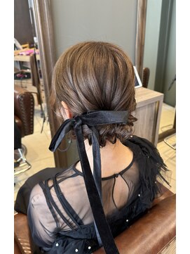 ロアナ 六本木(LOANA ROPPONGI) 下目ルーズシニヨン