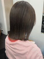 シベルバレー 横浜(sibell) 20代30代切りっぱなしボブタッセルボブ顔周りレイヤーオリーブ