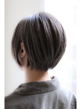 遠藤 駿 襟足スッキリ 首元が綺麗に見えるショートヘア
