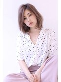 ハイトーンふんわりミディアムボブ