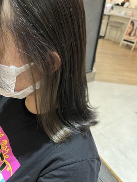 クム 川越(kum) イヤリングカラー×グレージュカラー【kum川越】