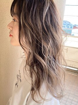 ヘアリゾート レガロ(hair resort REGALO)の写真/【似合わせカット+イルミナカラー￥7000】デザイン性はもちろん、ダメージレスにこだわり上質な薬剤を使用*