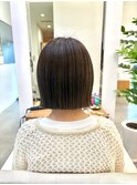 切りっぱなし外はねボブ