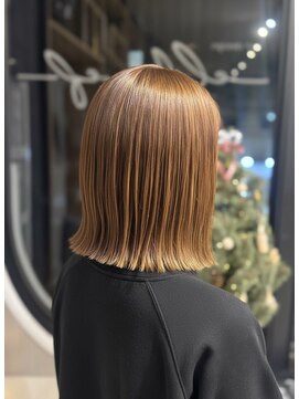 エル トゥー エフ(el two ef) 白髪ぼかし　ナチュラルハイライト　ミディアムボブ