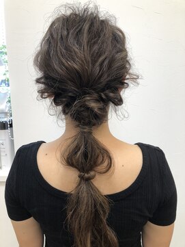 ルート(route.) ふんわり編みおろしアレンジ♪