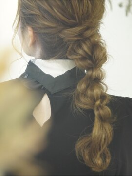 ヘアメイクアンドセットサロン リッコ(Hair make&set salon Ricco) ぽこぽこポニー