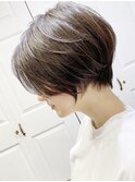 大人可愛い前髪長めの耳掛けショートボブアッシュブラウン小林