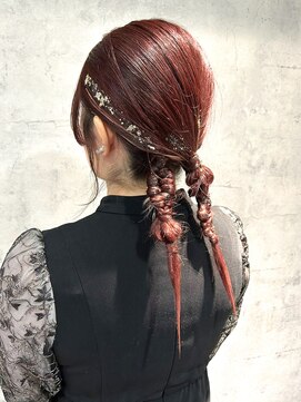 アフィナー(Afinar) 【横浜/横浜駅】イベント映え◎ラメツインアレンジ