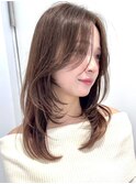 ピンクベージュ