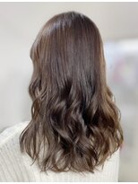 シークレット サロン カノア(secret salon Kanoa)&nbsp;グレージュカラーでふんわりウェーブの可愛さをアップ