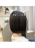 ぱつっとボブ×インナーカラー×前下がりボブ×アイロンいらず