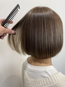 アットラップレーヴ(attrape-reve) 【透明感】ラベージュカラー×切りっぱなしボブ