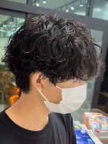 フィフス トウキョウ (fifth TOKYO)&nbsp;メンズマッシュウルフセンターパート波巻きパーマツイストパーマ