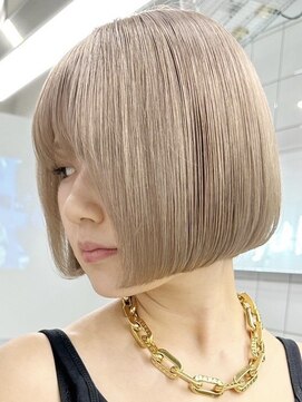 ウィコ 新宿(WICO) ボブホワイトミルクティー[新宿駅/斜めバング/グレージュカラー]