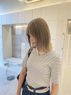 アナ ラーナ(Anna Lanna) 柔らかベージュヘアー