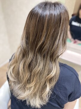 アヴァンス 箕面(AVANCE.) バレイヤージュ★