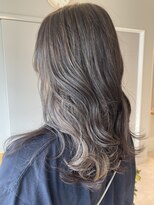 トリート 津田沼店(TREAT) ツヤ感グレージュ