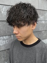 ヒュイル バイ ニアウ(Hwyl by Niau) メンズマッシュパーマ波巻きスパイラルパーマニュアンスパーマ