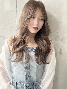 ルノン(LUNON) グレージュとシースルーバングで可愛くなりすぎない大人ロング