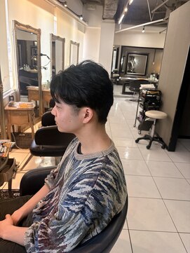 アイズ 本厚木(AIZU) メンズセンターパートショートスタイル　ニュアンスパーマ
