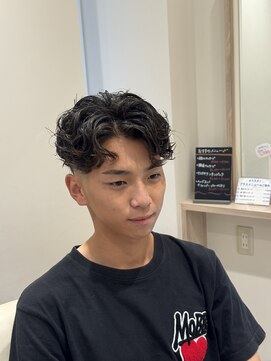 シミズヘアー(SHIMIZUHAIR) 縦落ちカールパーマ×センターパート