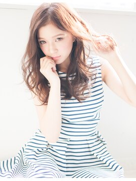 ローラン(ROULAND) サイドパートのグラマラスカール【ROULAND】