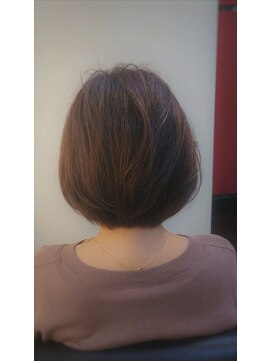 リバース(Reverse) 《乾かすだけで》ショートボブ