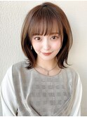 大人かわいいミディアムレイヤー ショコラベージュ 外ハネ 小顔