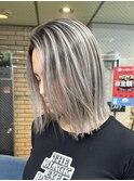【ショートでも作れるホワイトバレイヤージュ】