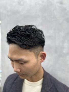 クロムトウキョウ ザ バーバー ネオン 新宿店(CHROM TOKYO the Barber ne/on) ツーブロック/アップバング/ピンパーマ